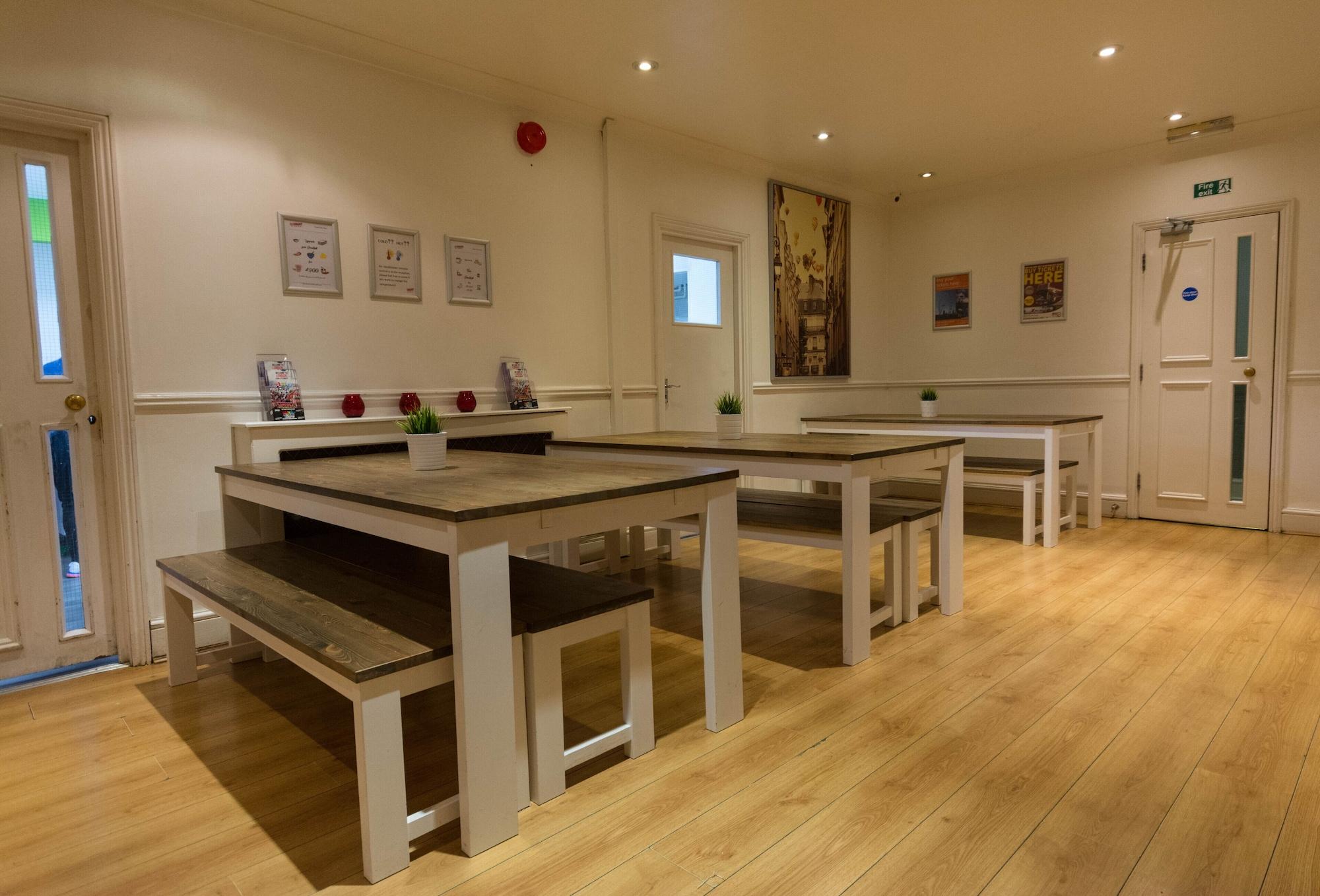 Smart Hyde Park View Hostel Londen Buitenkant foto