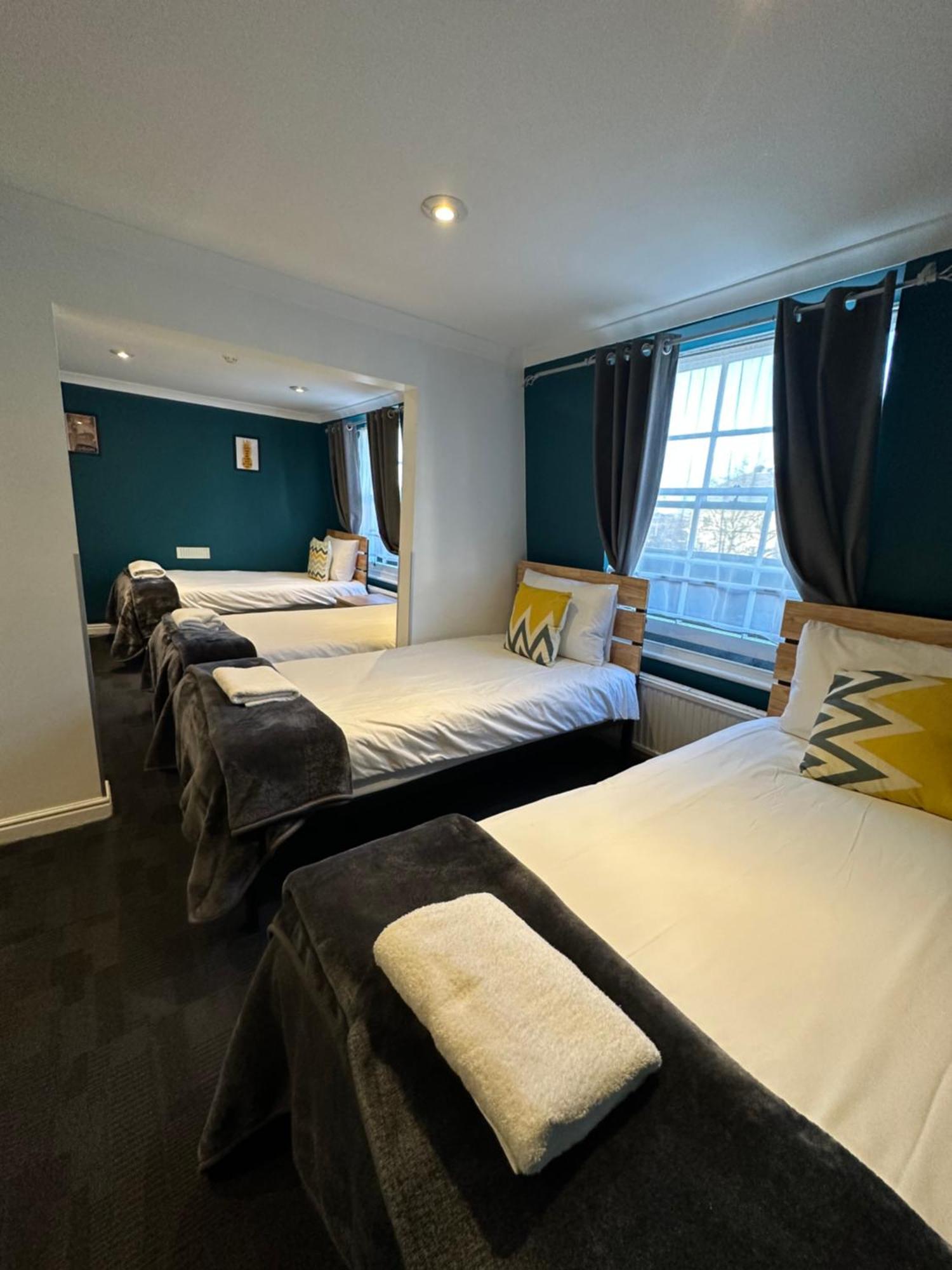 Smart Hyde Park View Hostel Londen Buitenkant foto