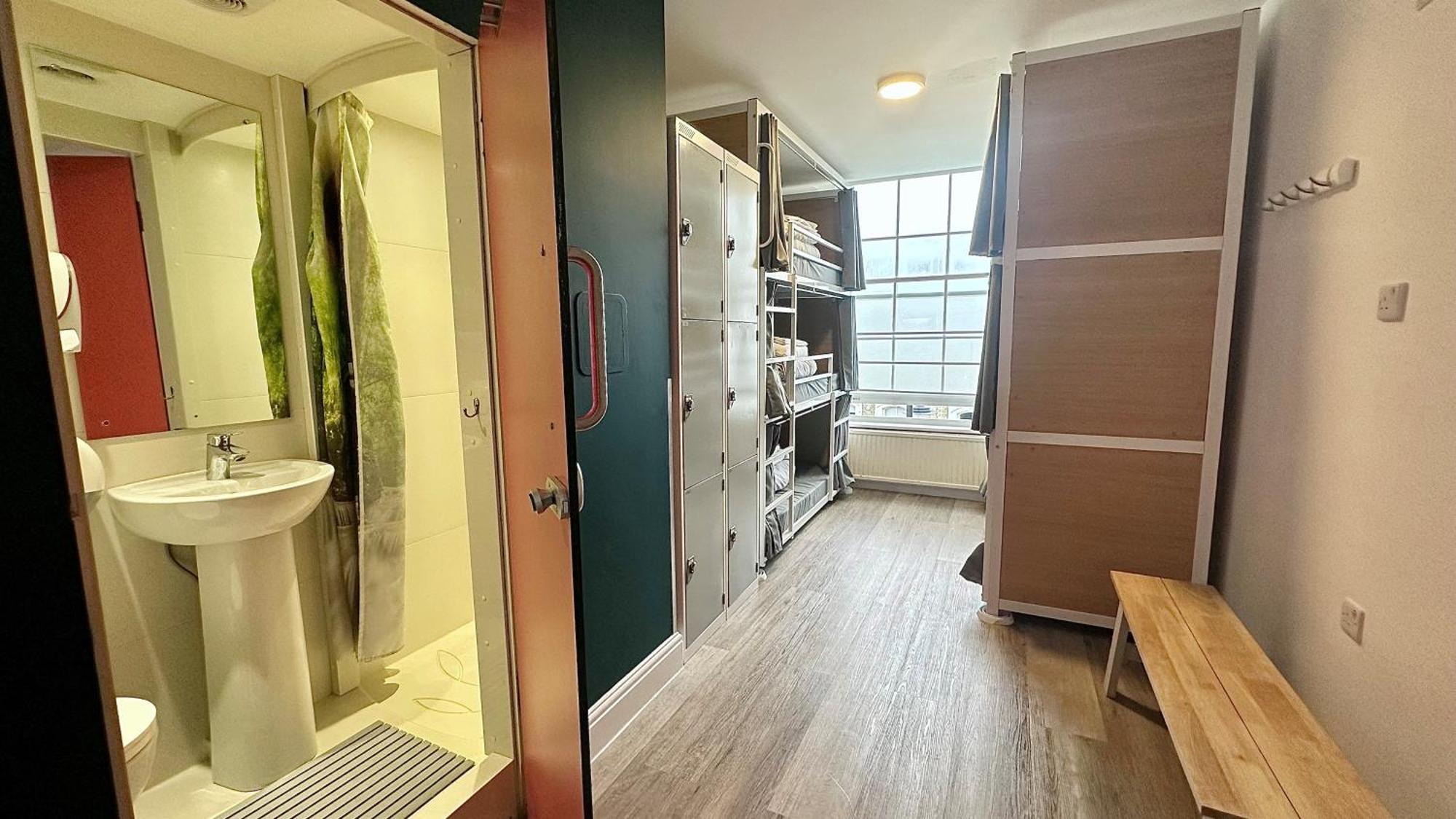 Smart Hyde Park View Hostel Londen Kamer foto