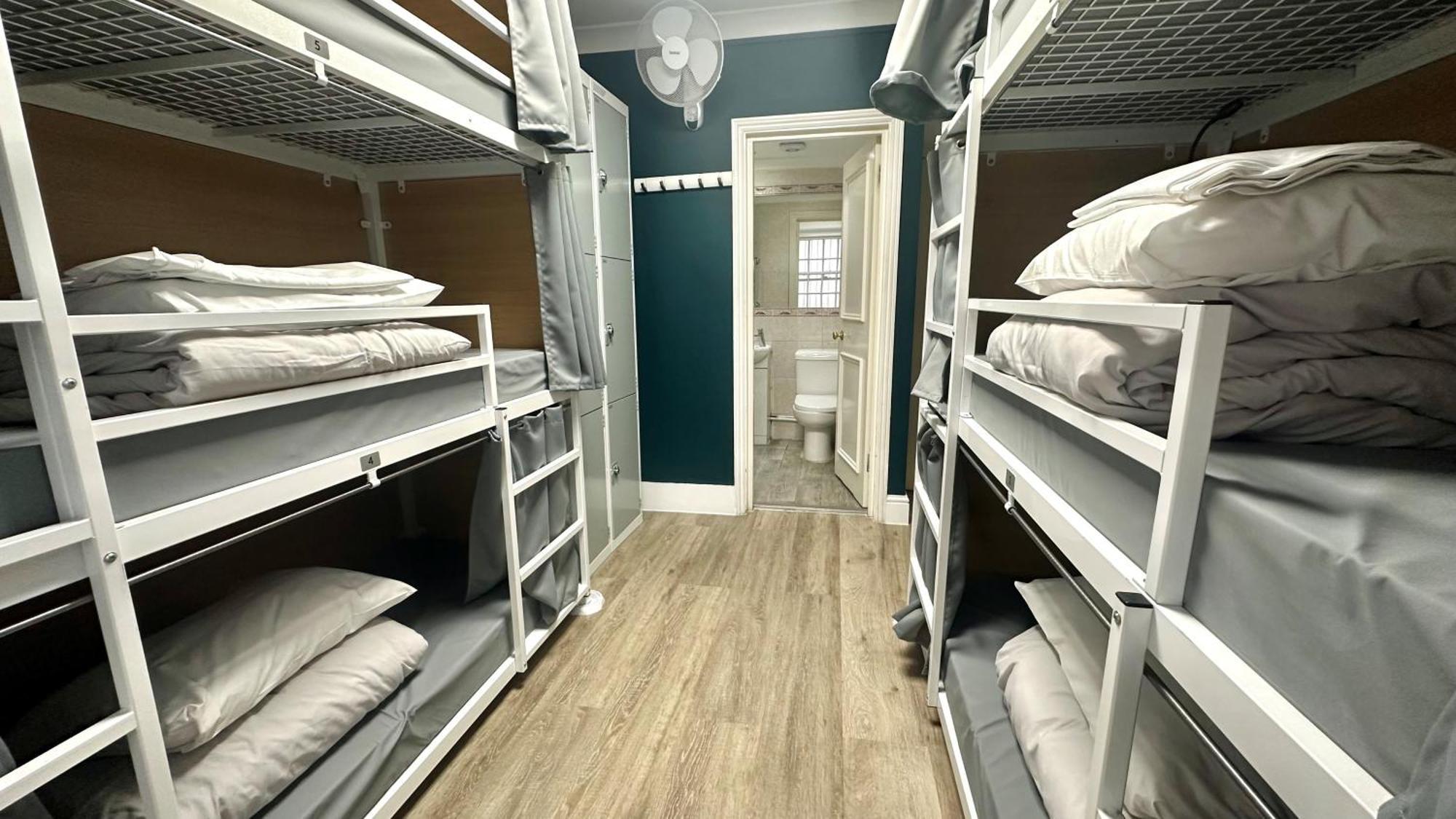 Smart Hyde Park View Hostel Londen Kamer foto