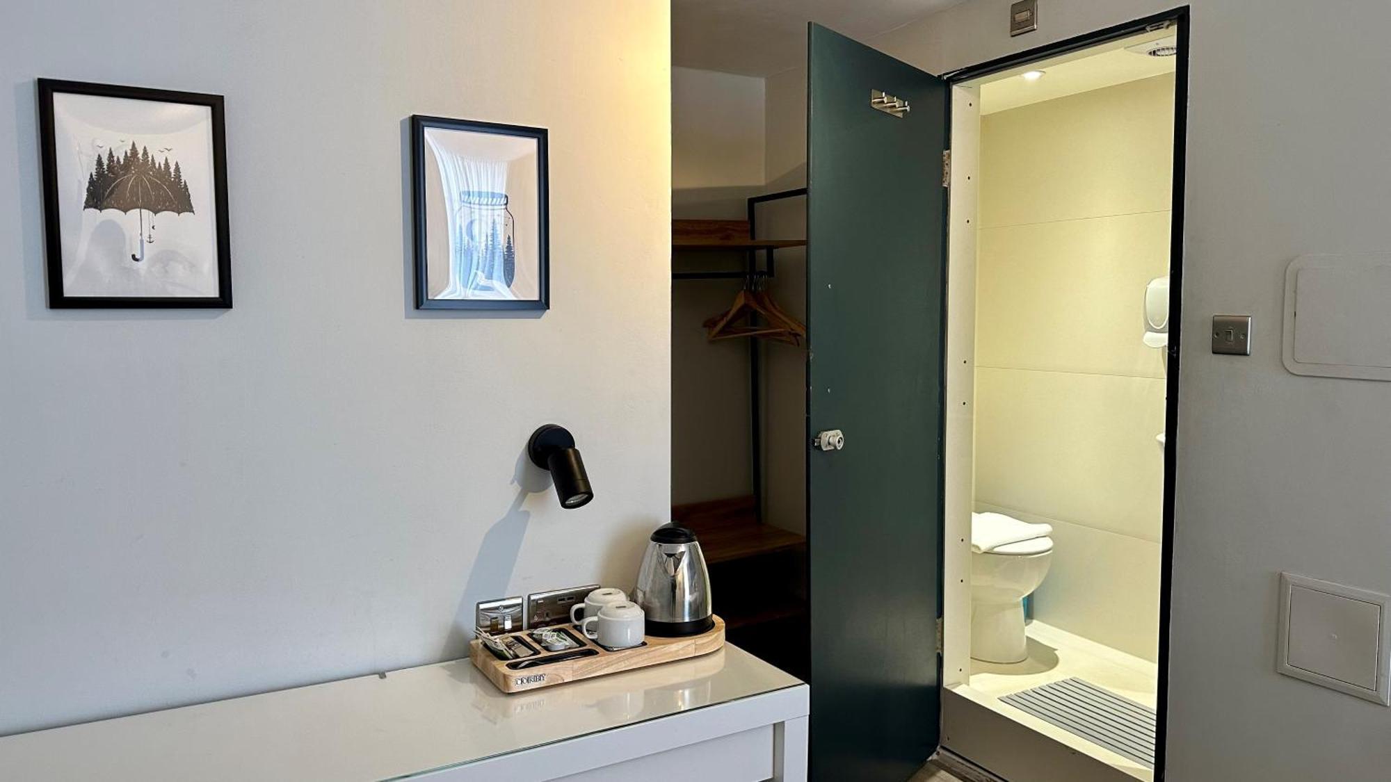 Smart Hyde Park View Hostel Londen Kamer foto